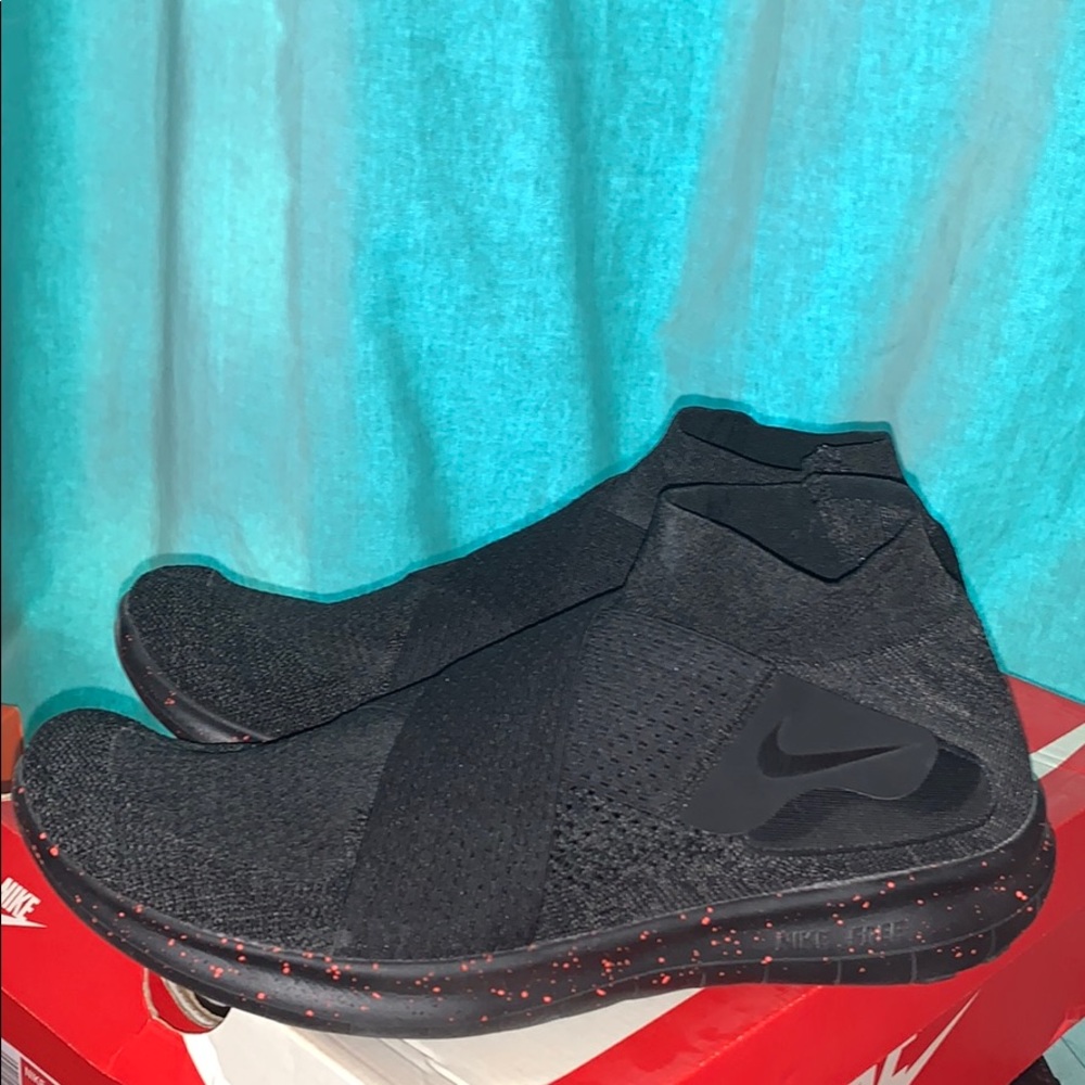 Nike Free RN Motion Flyknit (USED) Once